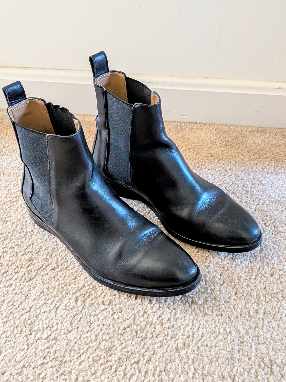 Everlane Black Leather Chelsea Boots US 6.5